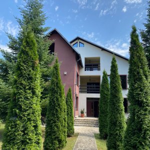 Casa Campina Muscel | 7 Dormitoare | 2 Livinguri | Garaj | Zona linistita 