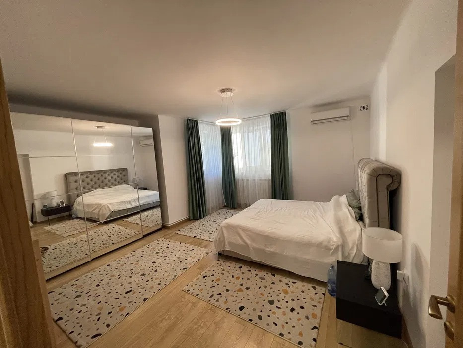 Piata Dorobanti 4 Camere Curte Comuna Centrala Parcare King