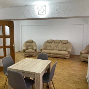 Ultracentral | Centrală proprie | 4 Camere | 3 Balcoane tip Închis | 90 mp |