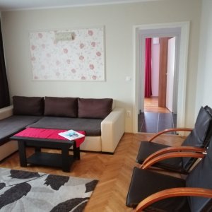 zona zarand// apartament 2 camere// 1 balcon// aer conditionat