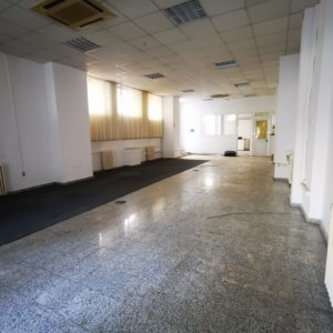 Central | Spatiu Comercial Multifunctional | 400 mp | Parter + 1 