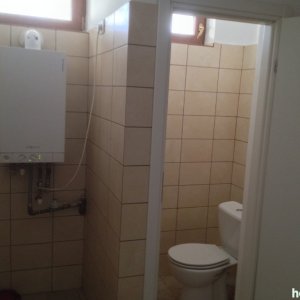 Piata Ovidiu|| 3 grupuri sanitare||spatiu comercial||parter si demisol||centrala