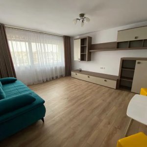 Apartament cu 3 camere de  inchiriat// Zona Scriitorilor-Brasov