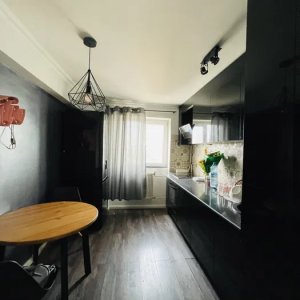 Apartament 3 camere | Decomandat | Bd. Bucuresti | Etaj 9 | Vedere Panoramica