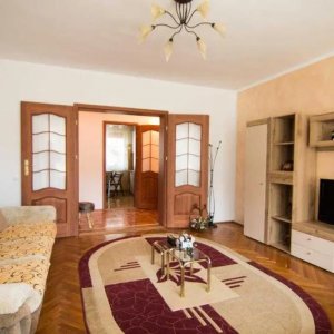 Vasile Aaron | 3 camere | Decomandat | CT proprie | Pivnita | Gradina 