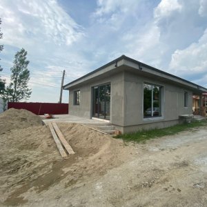 Casa individuala / comuna Bradu /3 camere / An constructie 2023