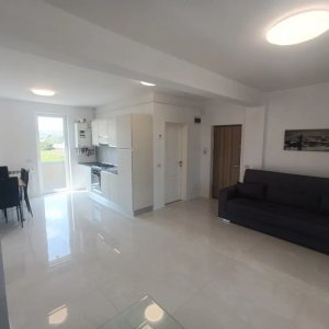 Burdujeni | Complexul Eroilor | 2 Dormitoare | Curte- 60 mp | Parcare Privată