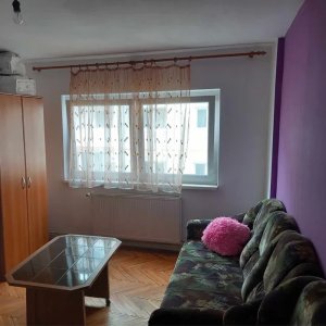 Apartament 3 camere|Ciresica |Zona accesibila | Decomandat