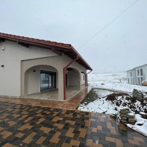 Burdujeni | Vilă | 3 Camere | Centrală Proprie  | 2 Băi  |  Parcare Proprie |