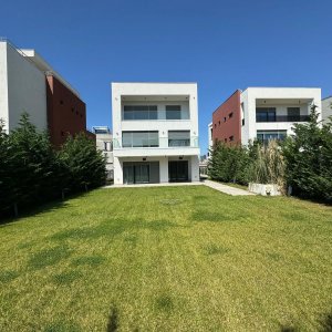 Casa 5 camere | P+2 | 380mp | 4 Parcari | Baneasa-GreenLake