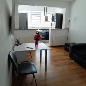 3 camere | Decomandat | Centrala proprie | Zona 9 Mai