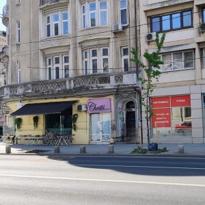 Spatiu comercial 10,24mp | Stradal | Bulevardul Regina Elisabeta 