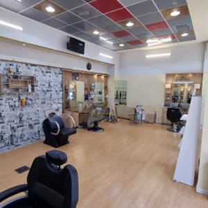 Spatiu Comercial | Stefan cel mare | 54 mp | 8 m vitrina | Salon |