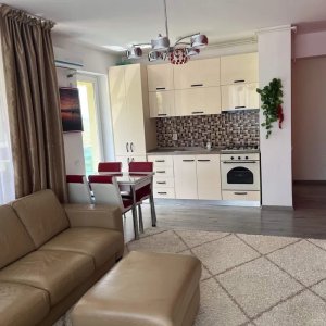 Apartament 2 camere/ Mamaie/ Parcare Privata